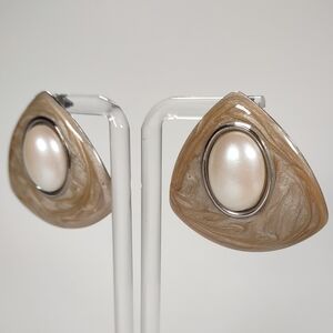 Vintage Faux Pearl Beige Swirl Enamel Rounded Triangle Stud Post Earrings